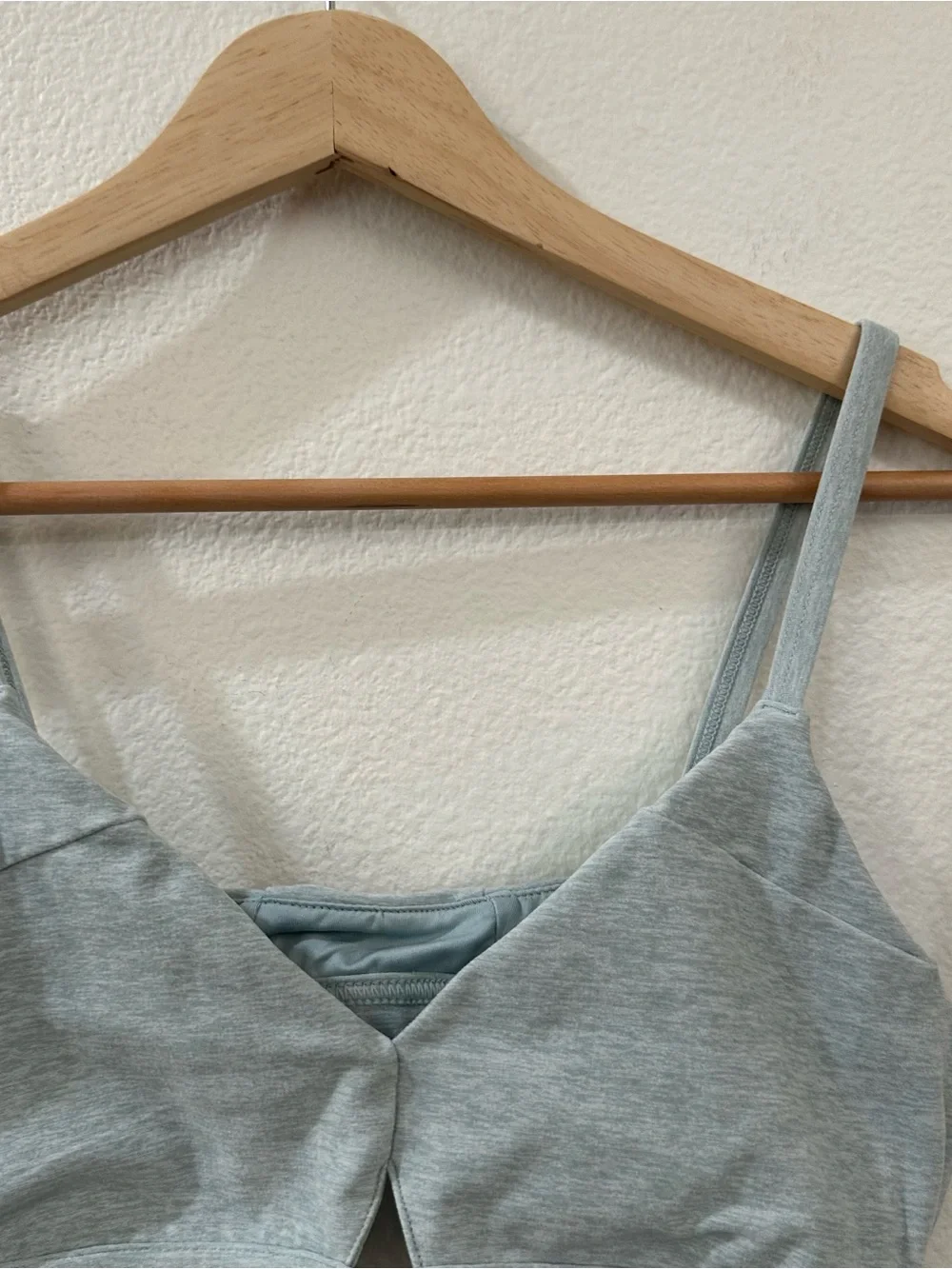 Alo Yoga Alosoft Lounge Cutout Bra Gray Size Small